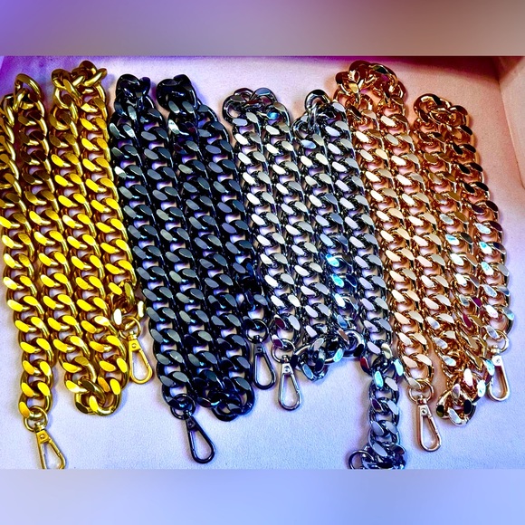 Chunky Metallic Bag Chain - Picture 3 of 4